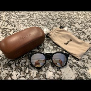 Illesteva Leonard Tuxedo with Silver Mirror